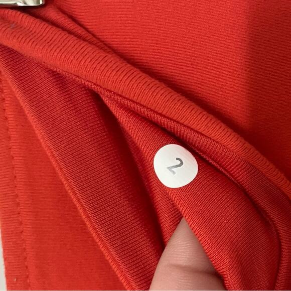 LULULEMON • Red Orange Cropped Athletic Leggings - Picture 5 of 8